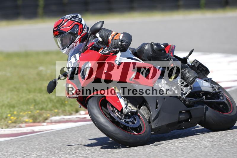 Archiv-2025/48 25.08.2025 Cornu Master School ADR/blau-bleu/101